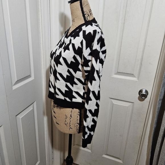 Girls Self Esteem Black and White Print Sweater Size 16 - Picture 3 of 11